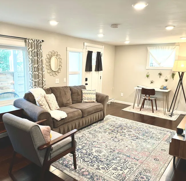 Modern & Cozy Home Away From Home - Image 1