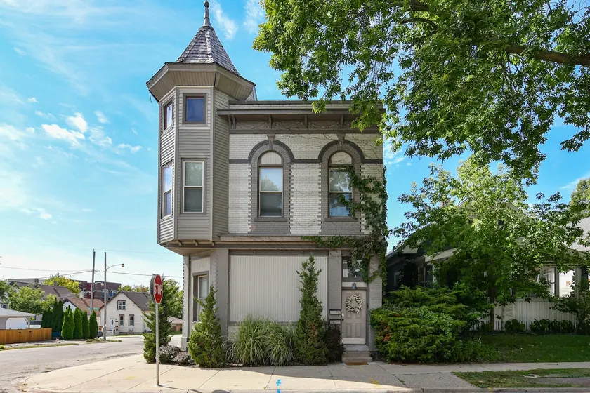 Historic Brewery Tied-House in Bayview (Sleeps 12) - Image 1