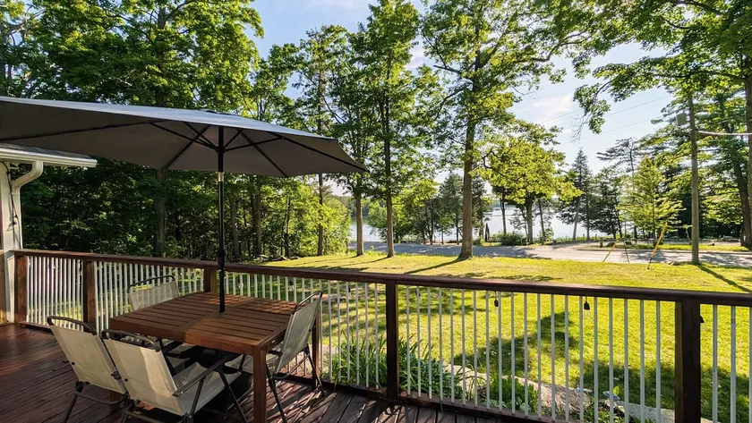 Sandy Beach Cottage · Lake Views · 90 Min from GTA - Image 1