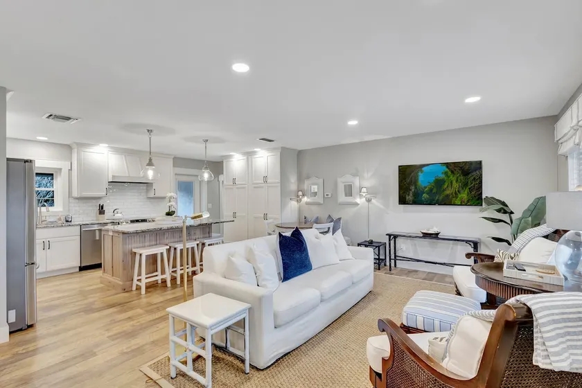 Minutes to Beach + Jupiter Island, Outdoor Oasis - Image 1