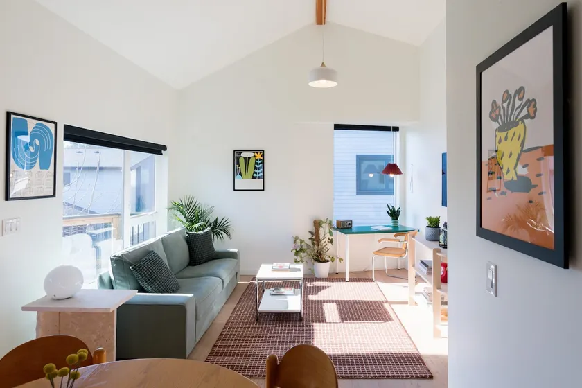 Montavilla Apartment - Image 1