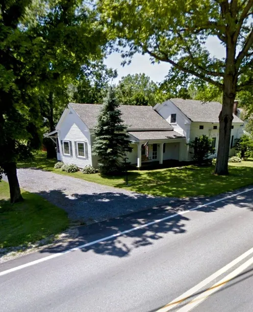 Beautiful Arlington Home on the Battenkill River - Image 1