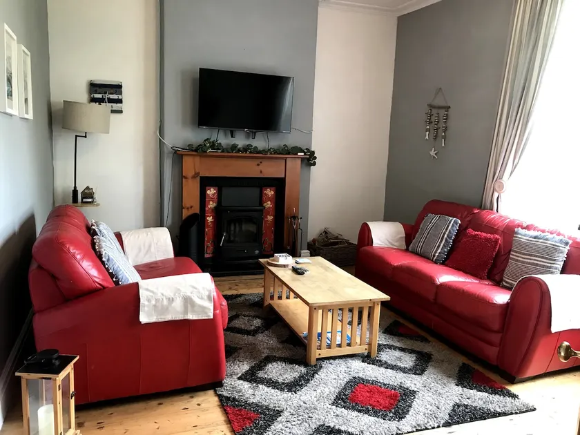 Beach, Period 3 Bed Cottage with Great Kitchen - Image 1