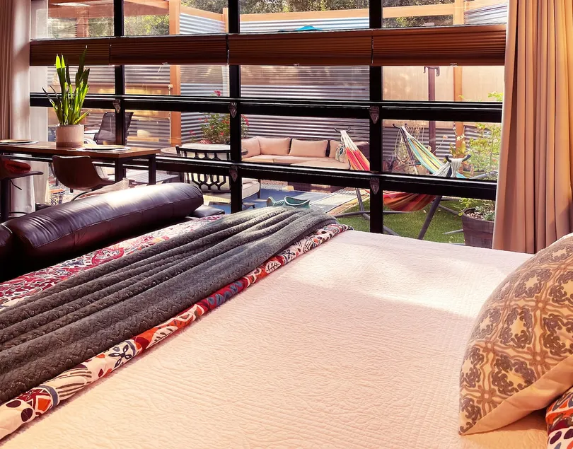 Stylish Comfort at The Hammocks - Image 1