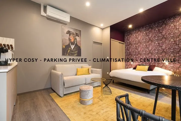 Private parking - Air conditioning - Fiber 3 - Image 1