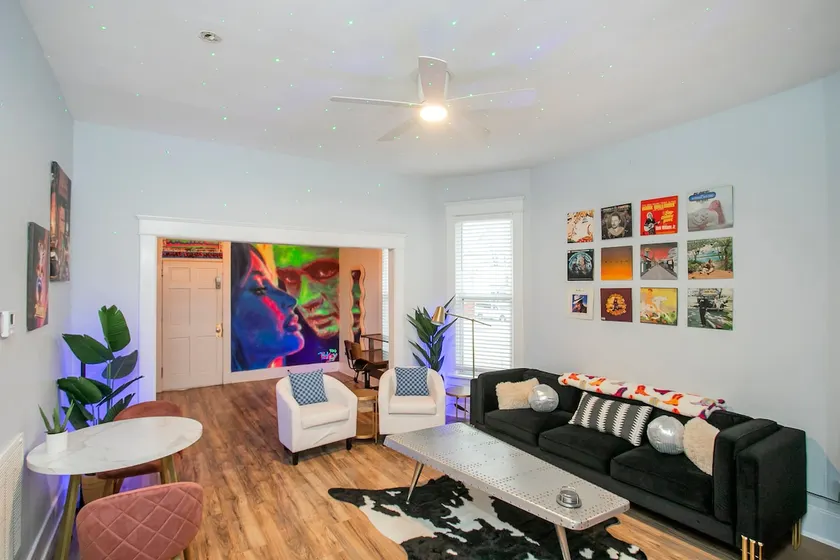 Neon Nashville | Hot Tub, Fire Pit, Walk to Eats - Image 1