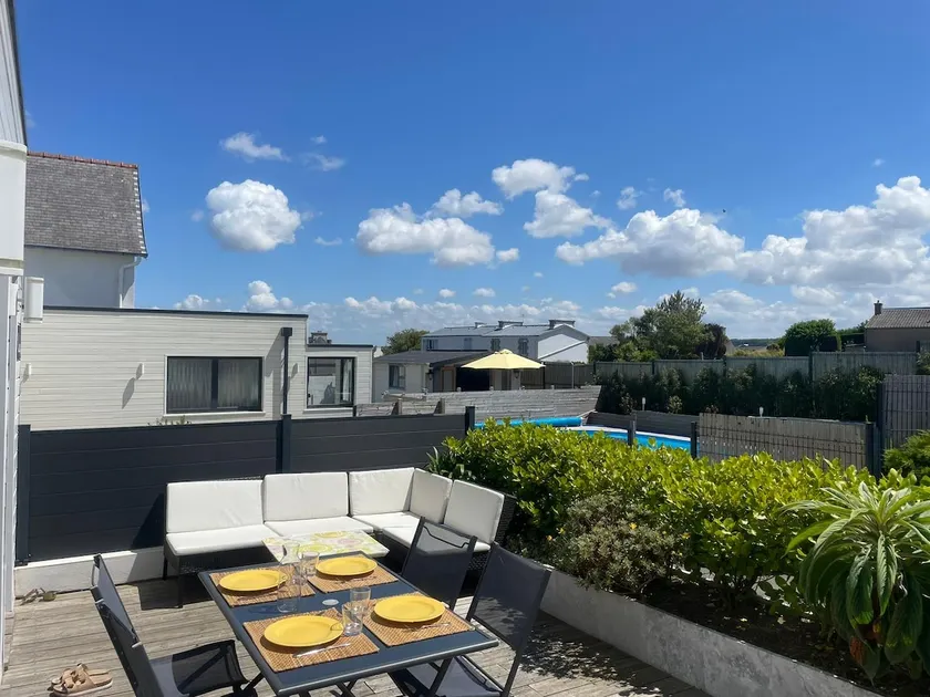 holidayhouse ”Ouessant” with pool 200 beach + port - Image 1