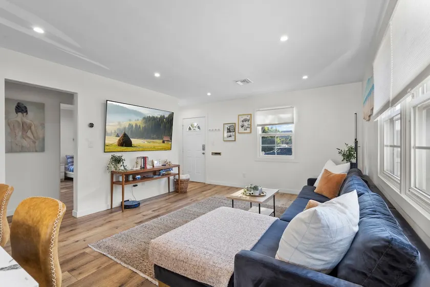 Remodeled bungalow 5 min. from beach - Image 1