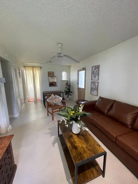 Ground Floor, SeaSide Apartment 135 - Image 1