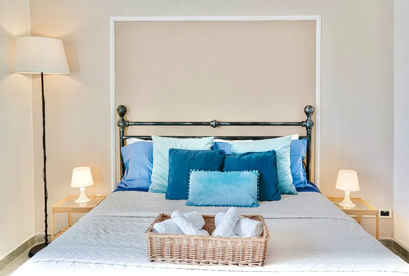Classy 2BDR Apt. | Balconies, View & Free Parking - Image 1