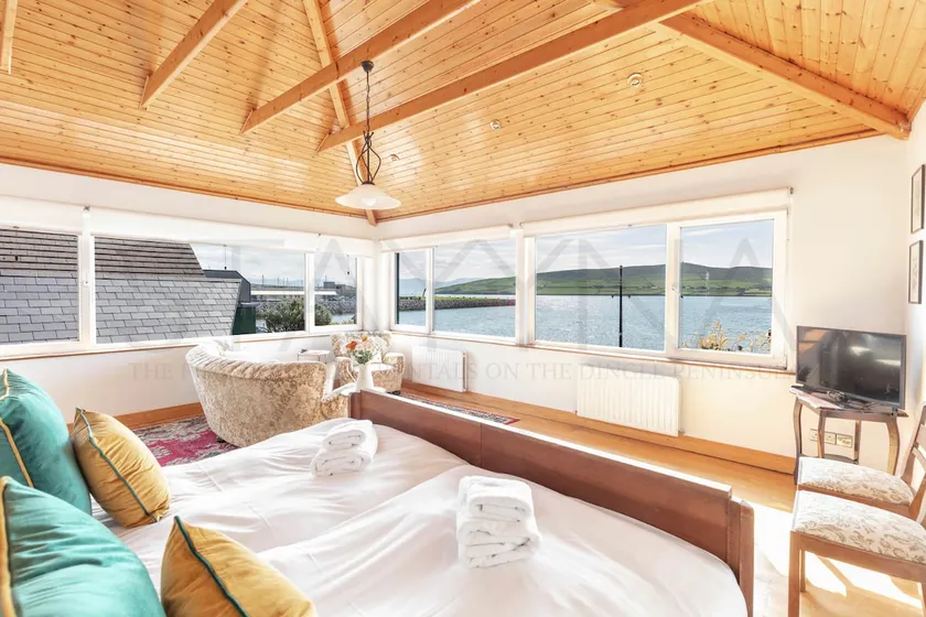 Wood Quay - Unbeatable waterside location - Image 1