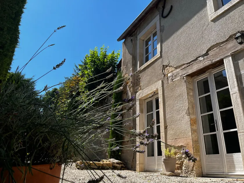 Cozy cottage in the garden of Chateau les Roches - Image 1