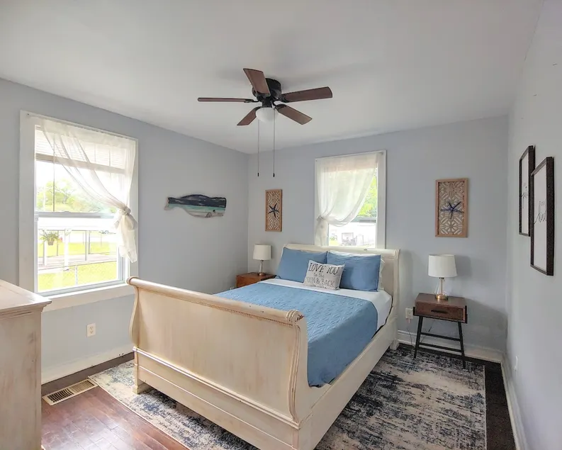 Central Location, Pet Friendly, Exceptional Value! - Image 1