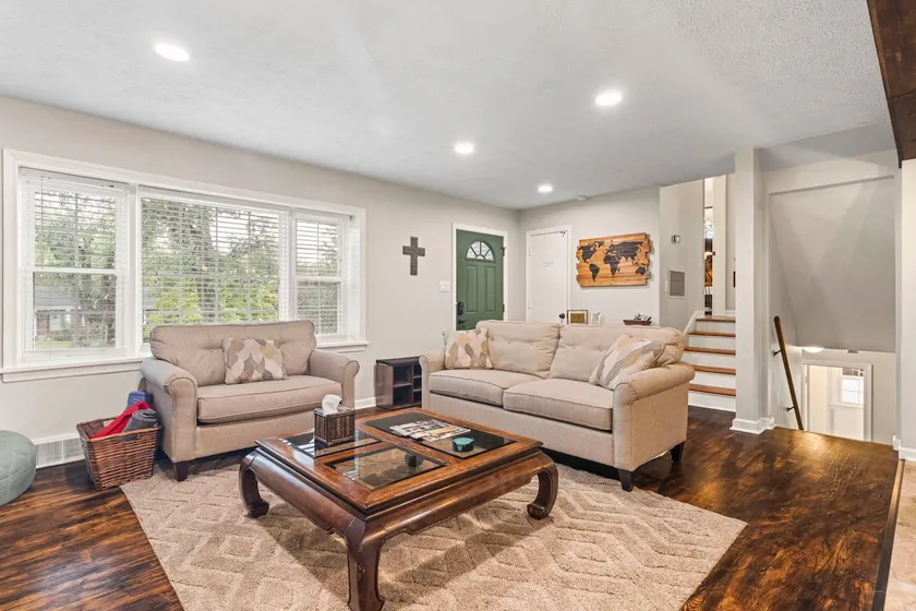 The Holly & Ivy - Close to LU | 4B/2BA |Games, Den - Image 1