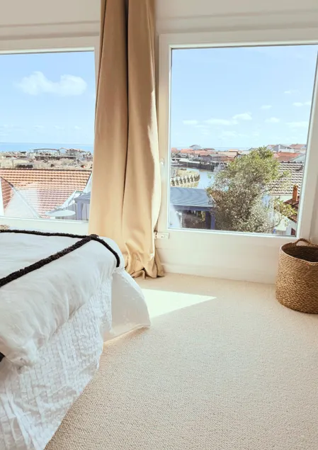 Renovated triplex house overlooking the Bay - Image 1