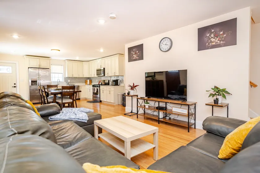 Family 3BR House, Easy Boston Access w/Parking 37 - Image 1