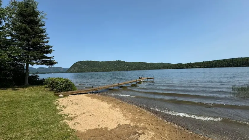 COME AND EXPERIENCE THE LAKEFRONT IN WINTER AS IN SUMMER! - Image 1