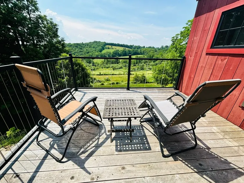 Stylish/Comfortable Sanctuary - Image 1