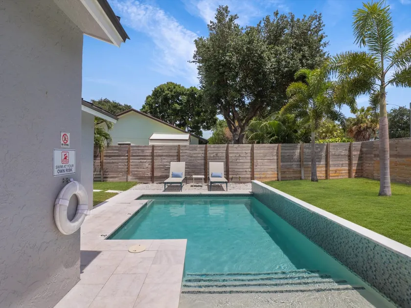 The Bungalow/ 3BR 2BA East Delray Pool Home - Image 1