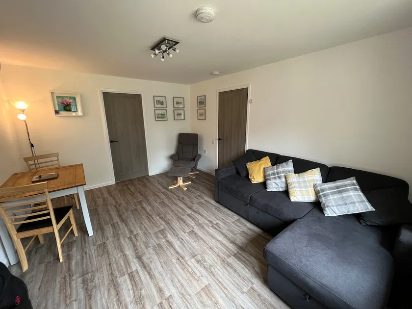 Loch Ness village cottage for 2 with free parking & pets welcome - Image 1