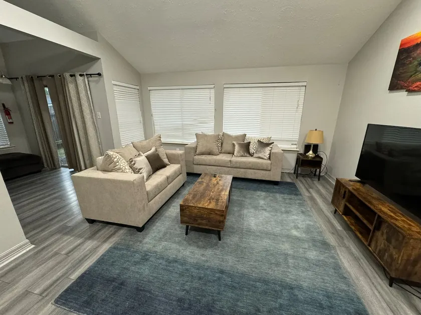 3BR Home in Katy l 40 Mins from FIFA Stadium - Image 1