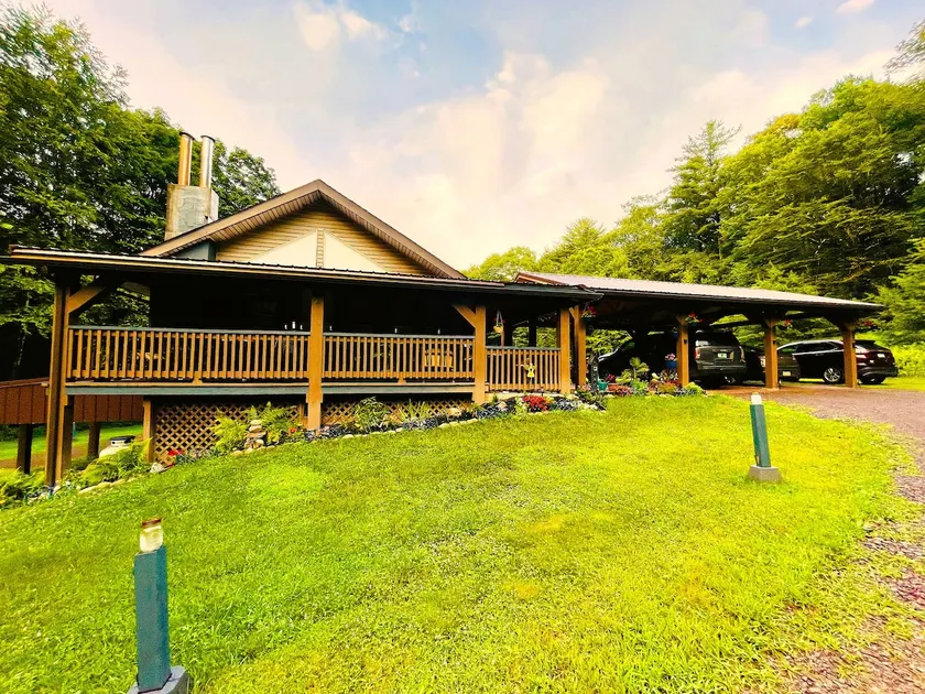 Secluded Hillside Hideaway - Image 1