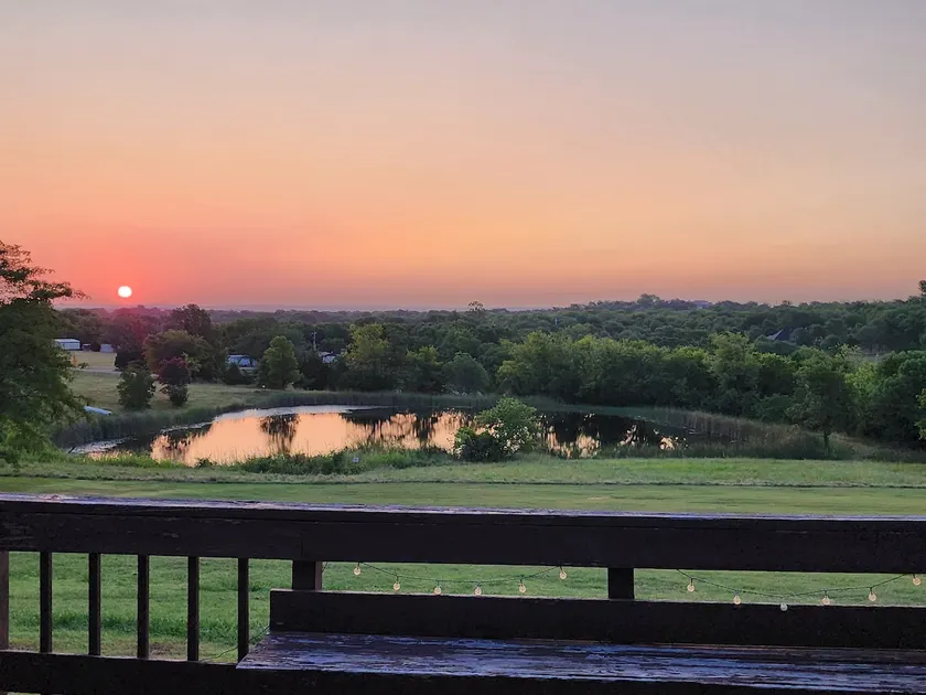 7 bedroom home at Lake Texoma - Image 1
