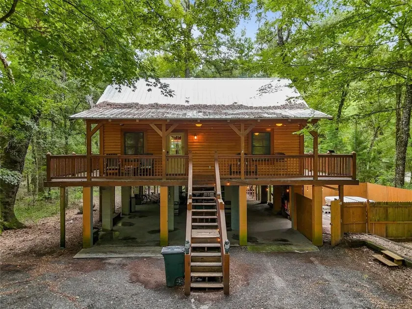 Treehouse near the Santa Fe & Ichetucknee River - Image 1