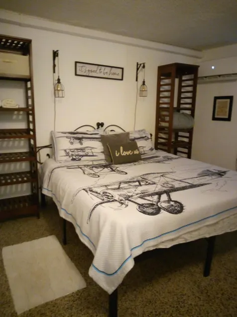 Aviator Vacation Headquarter 2BR-A/C- King Bed - Image 1