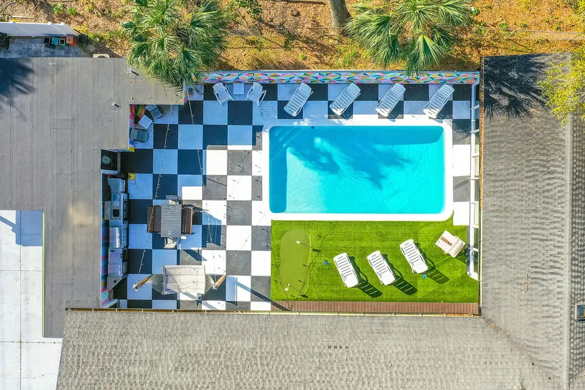 Mid-Century Modern (beheizt) Poolparadies - Image 1