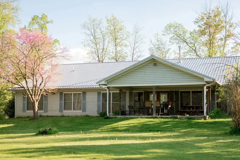 Beautiful Hartman Lodge w/ Hot Tub - Image 1