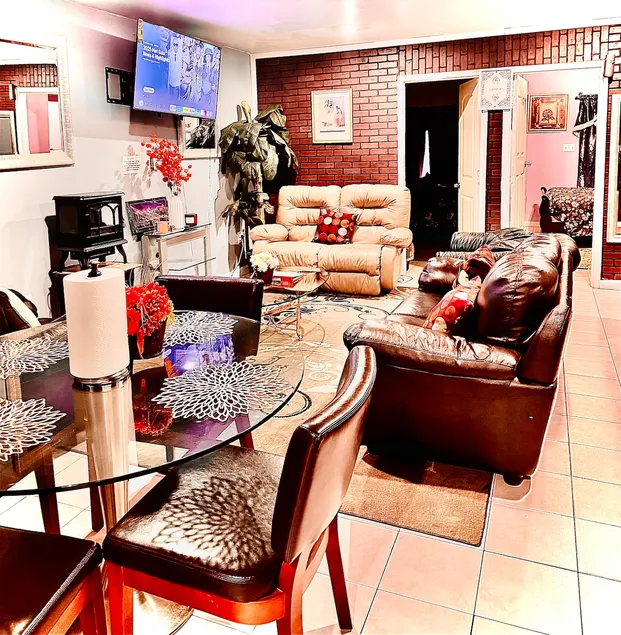 Stylish 3BR | 10 Min to NYC & EWR | Free Parking - Image 1