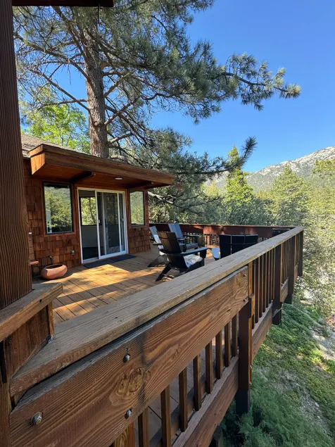 Cedar Treehouse Idyllwild~Near Town~Stunning Views - Image 1