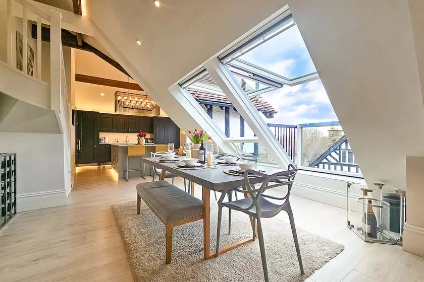 Exclusive 3 Bedroom Penthouse - 2 Bath & Mezzanine - Image 1