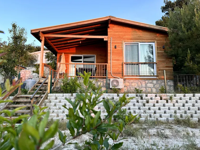 2+1 wooden house with sea view in KaraburunBoyabağ - Image 1