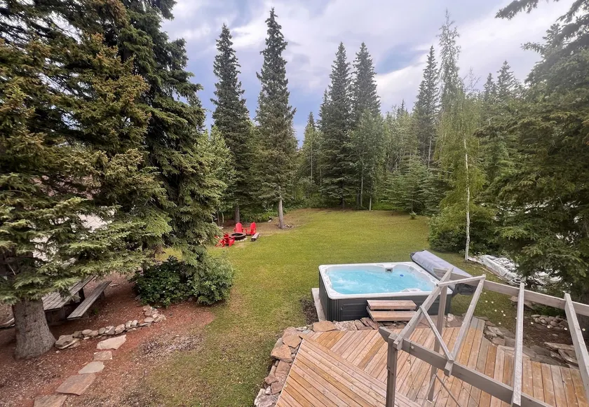 2 minute Drive to Jasper National Park - Image 1