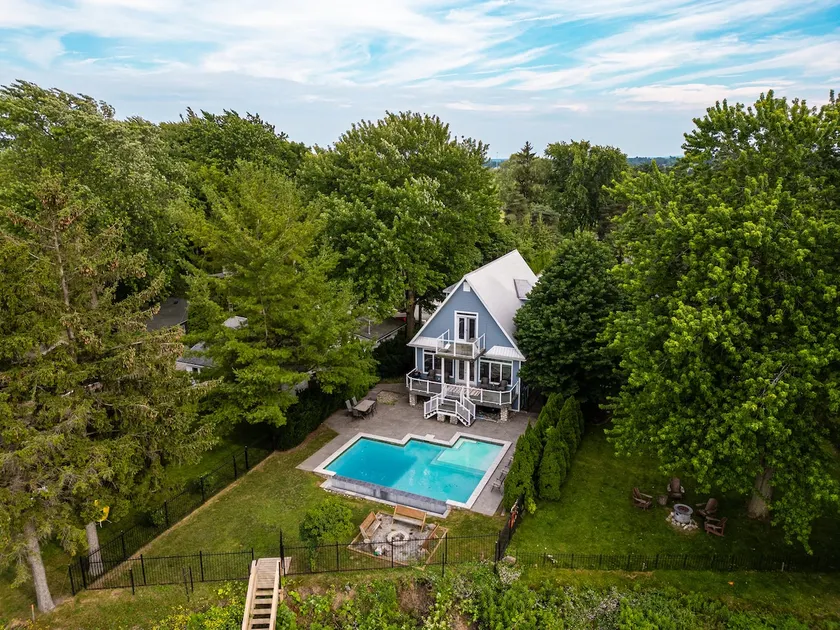 Stunning Waterfront Estate with private beach - Image 1