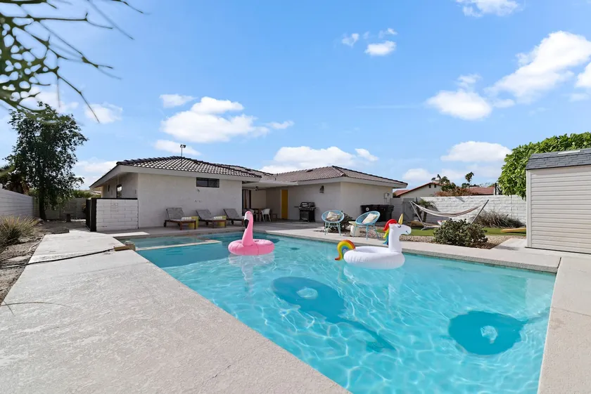 Sunny SoCal Escape: Pool, Spa & Air Hockey Fun - Image 1