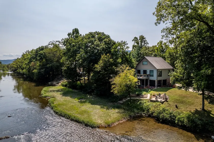 Great Smoky Mountain Riverfront Glass House - Image 1
