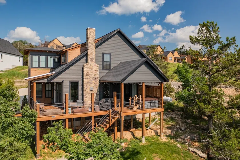 Table Rock | MajesticRetreat | HotTub | 3 Ensuite - Image 1