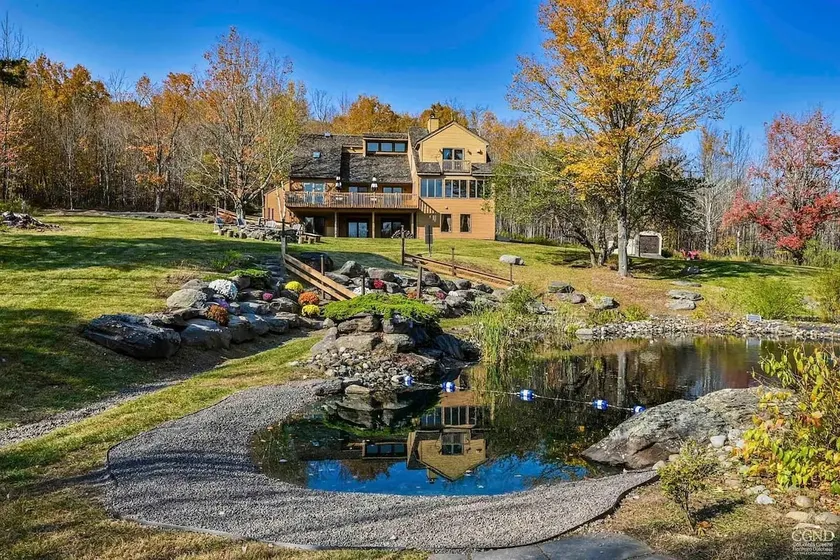 Family-Friendly Windham Estate, Swimming Pond, Spa - Image 1
