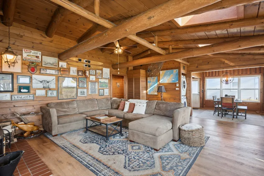 Lakefront Log Cabin - Kayaks & Outdoor Fireplace - Image 1