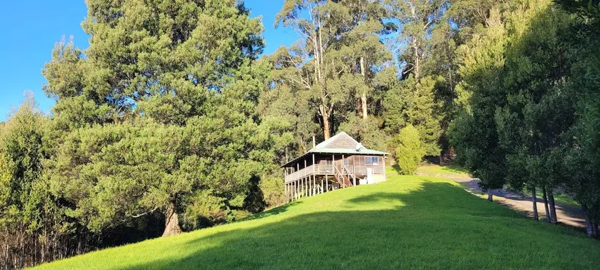 Tall Trees Eco Retreat - Manna Gum Cottage - Image 1