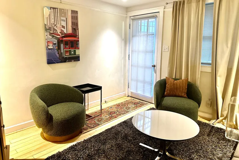 Private and cozy 3 room In-Law Garden apartment. - Image 1