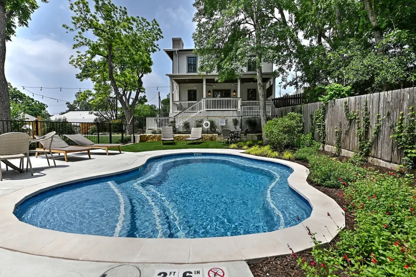 Comal Cottage on Union #291 - Image 1