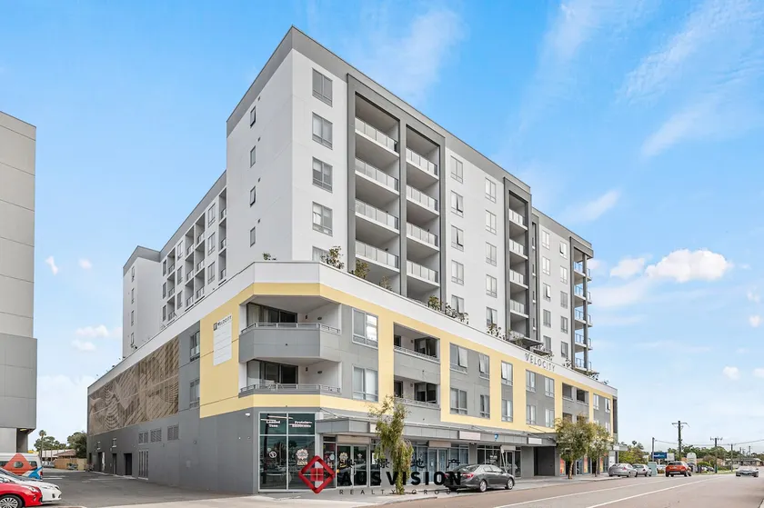 LUXE 2x2 Apt-Shopping mall/Airport/Curtin Uni/CBD - Image 1