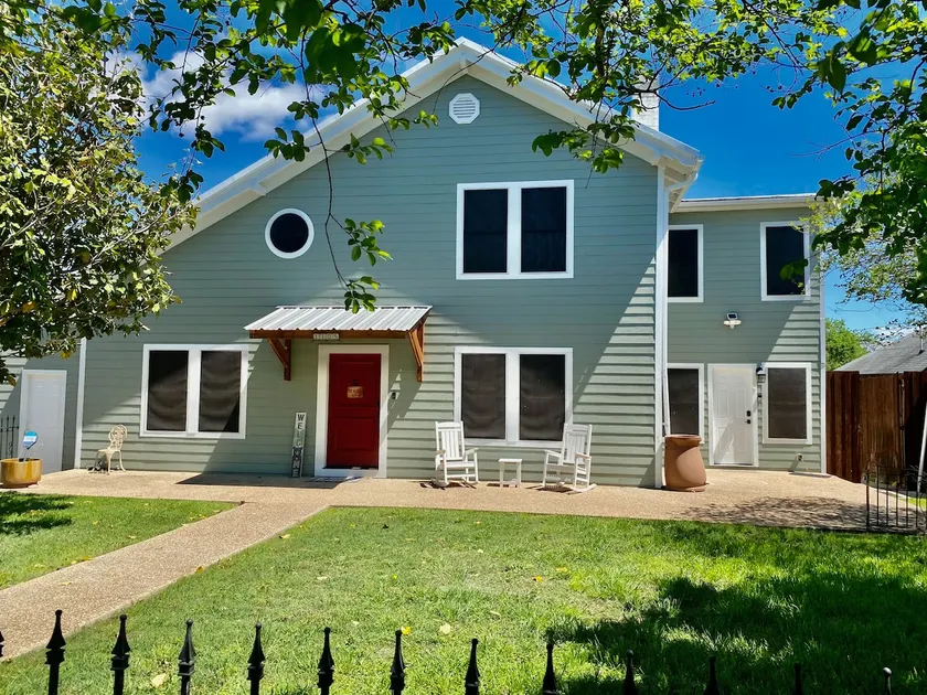 Historic Waco Bear Den! 5 BR/4BA | Garage |Hottub - Image 1