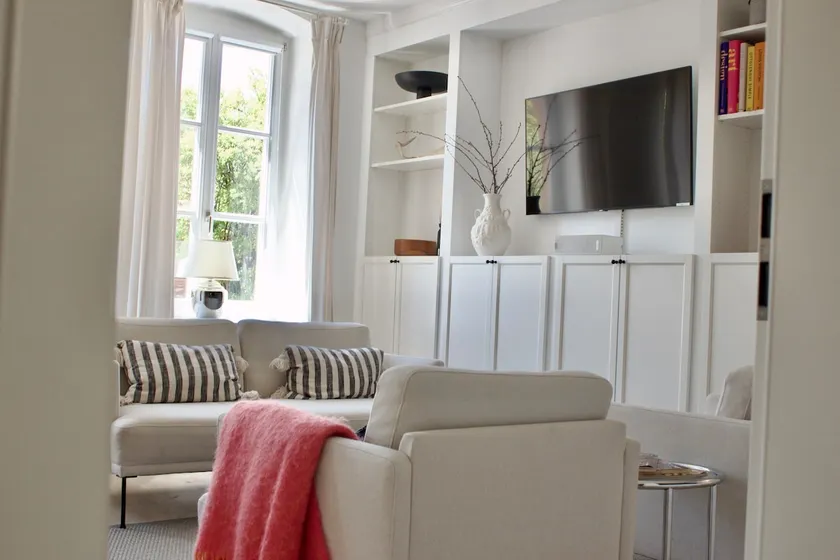 Apartment Rose - Image 1