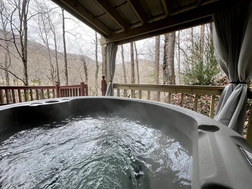 Romantic Creekside Cabin w/hot tub Near Smoky Mountains National Park - Image 1