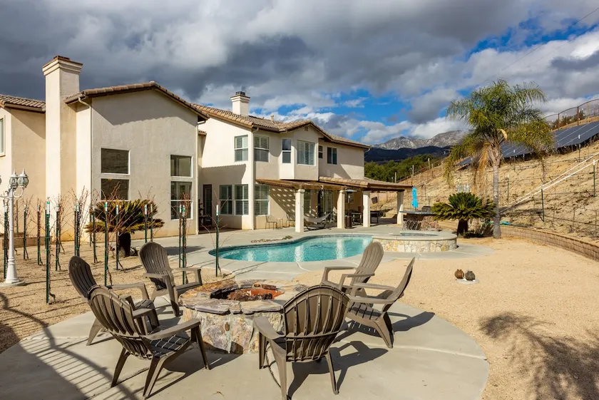 Vineyard Retreat, Pool & Amazing Views! - Image 1